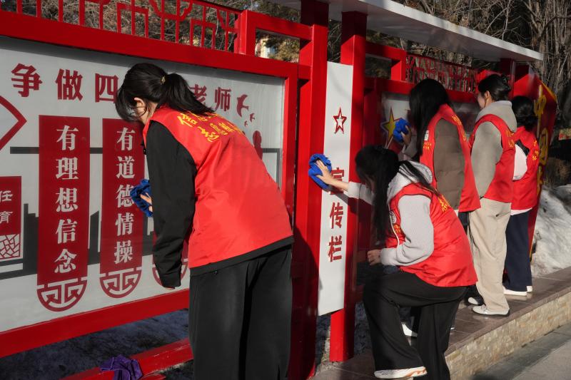 科技同心 志愿同行丨信息工程系党支部开展学雷锋主题活动