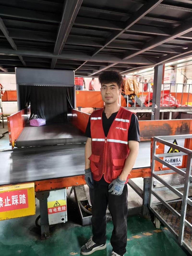 烈火逆行显担当——信息工程系学子比拉力·麦麦提敏见义勇为事迹报道
