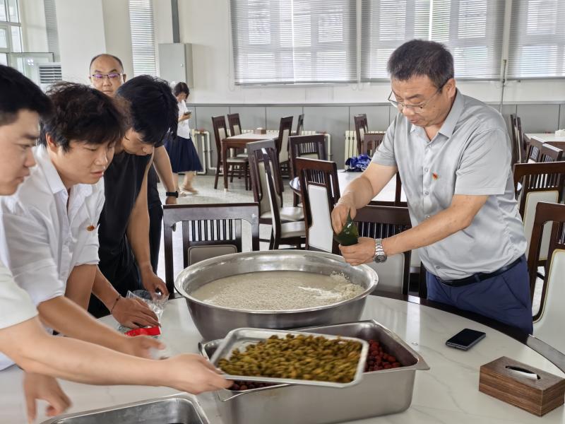 “粽香传情·暖心端午” ——信息工程系党支部主题党日活动
